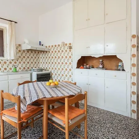דירה Retro Family House In With Castle View מישטראש