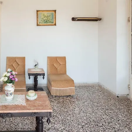 דירה Retro Family House In With Castle View מישטראש
