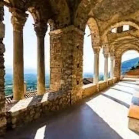 Retro Family House In With Castle View * Mystras