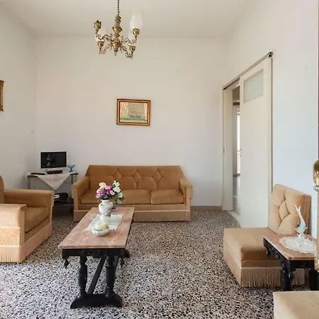 Apartment Retro Family House In With Castle View