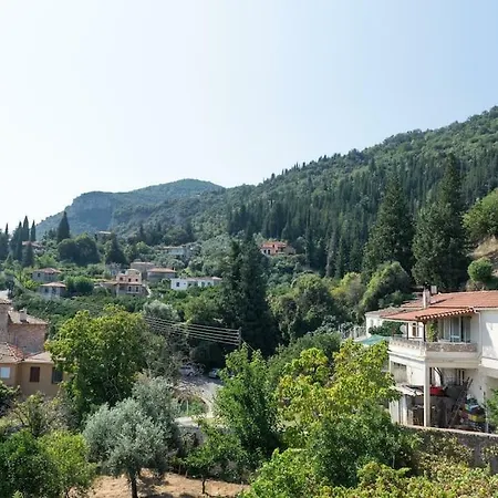 Retro Family House In With Castle View Apartment Mystras