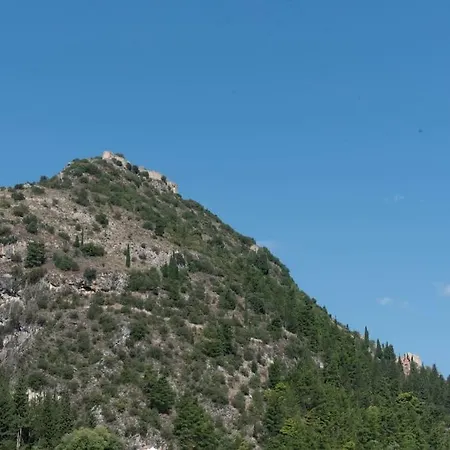 Retro Family House In With Castle View * Mystras